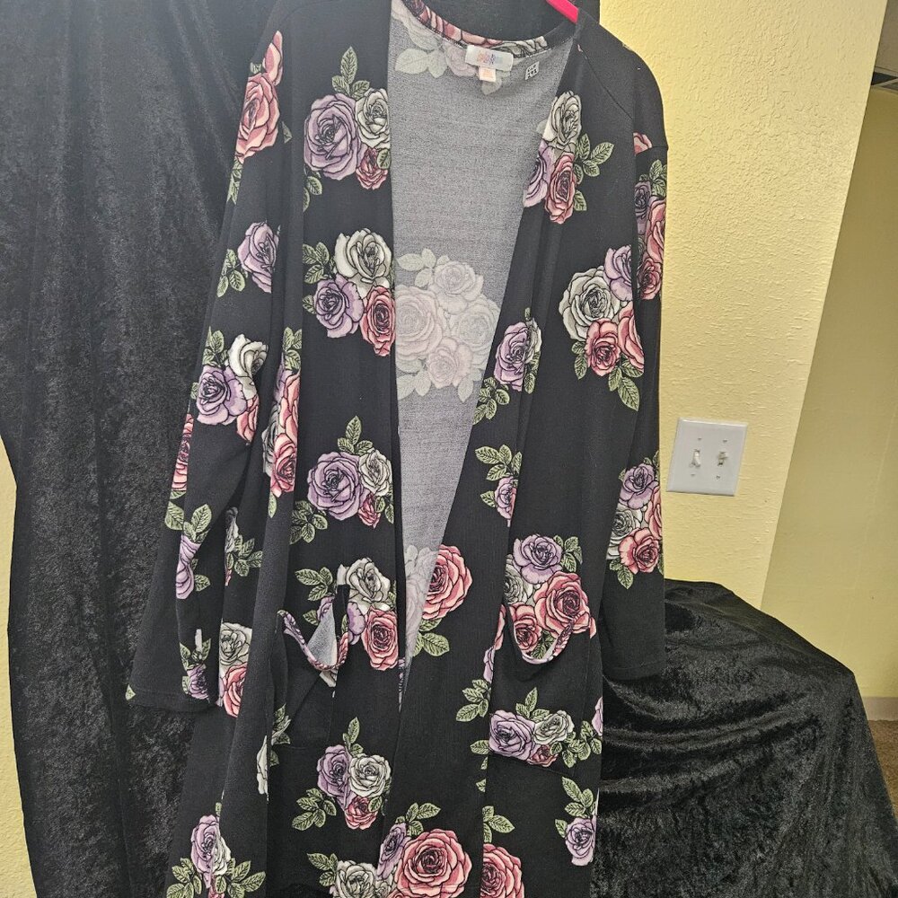 LulaRoe Black with flowers duster sweater, 3XL, 95% Polyester, 5% Spandex